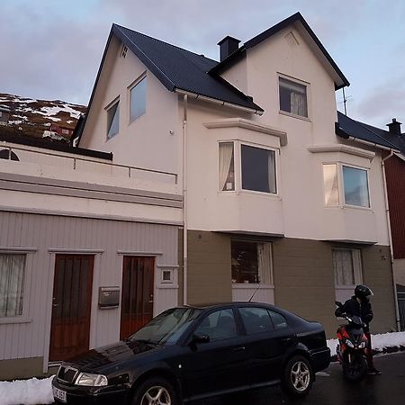 Budget Guesthouse Borgustova Vestmanna Esterno foto