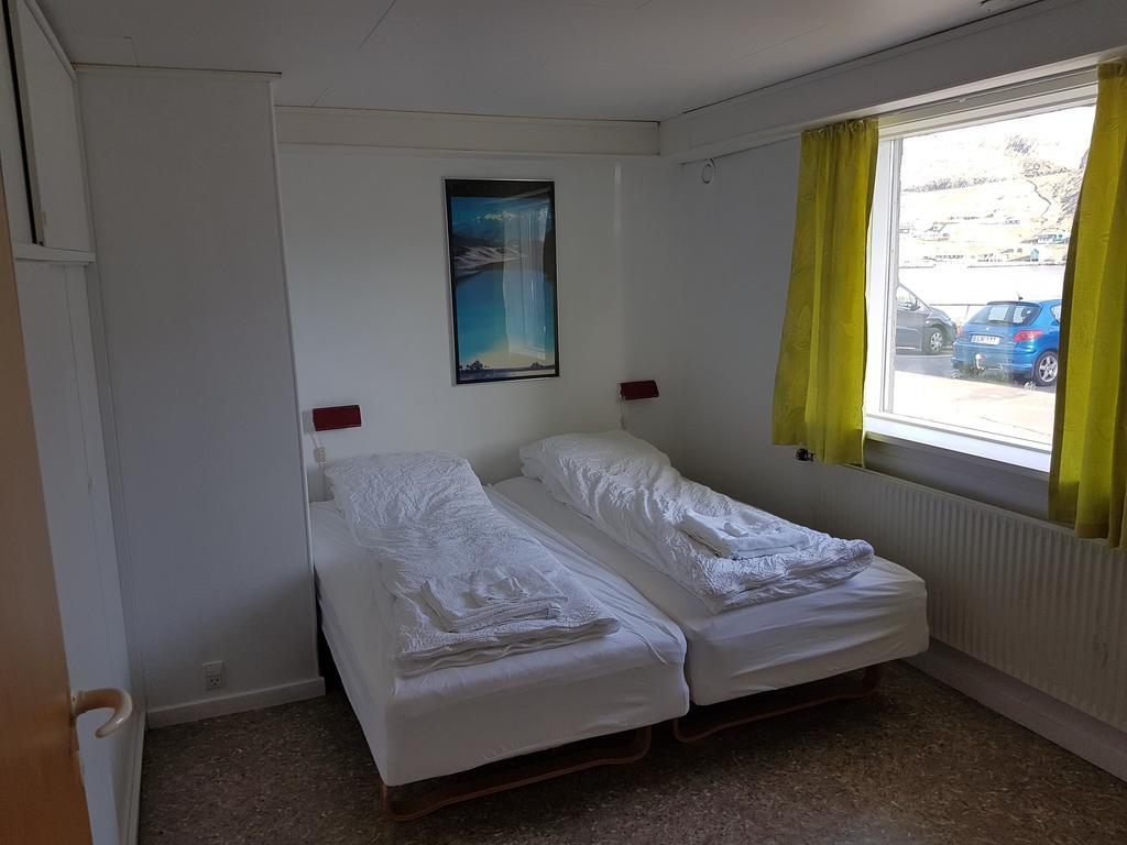 Budget Guesthouse Borgustova Vestmanna Esterno foto